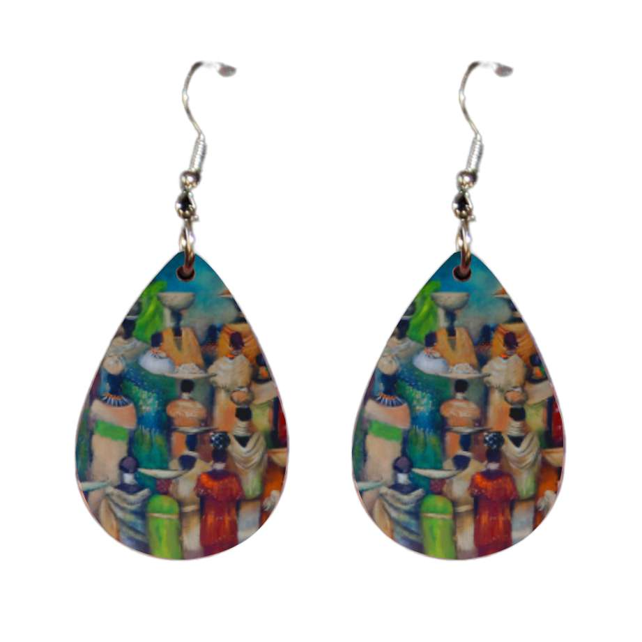 Teardrop-shaped earrings with colourful ethnic artwork