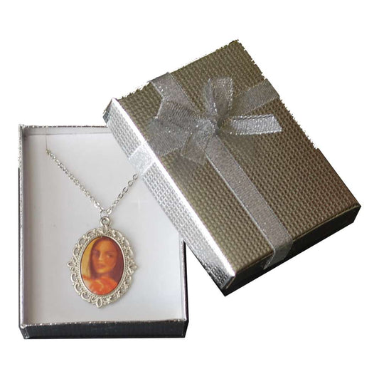Necklace with pendant in a gift box - idalet and erica