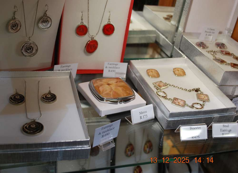 Modern floral art jewellery gifts.