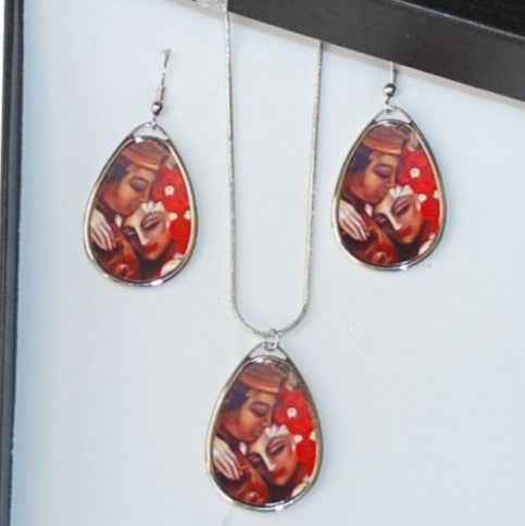 Roses a unique jewellery set from South Africa.