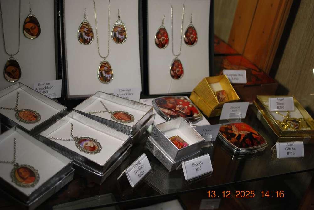 Art inspired jewellery set by Idalet and Erica