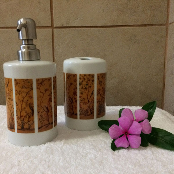 Toothbrush and soap dispenser set. Silk panels. - idaletanderica